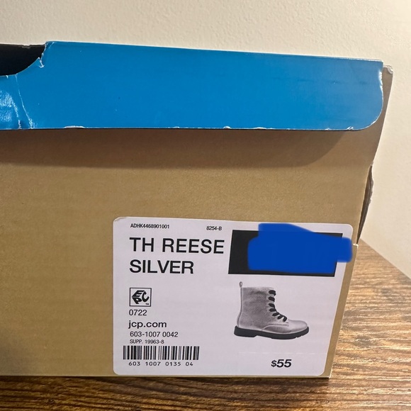 Thereabouts Little and Big Girl Silver Reese Combat Boots NWT Various Sizes - Picture 5 of 6